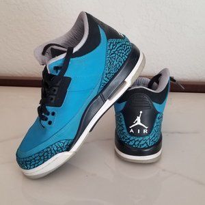 JORDON 3 RETRO  POWDER BLUE  SIZE 7Y